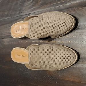 Indigo rd. Taupe mules size 8